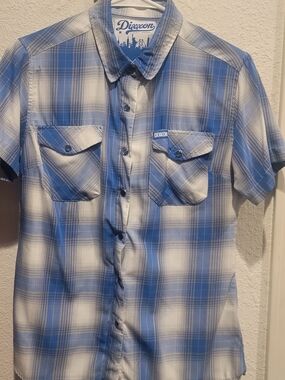 DIXXON 1947 WOMANS Blue and White Plaid Short Sleeve Button-Up Shirt Medium